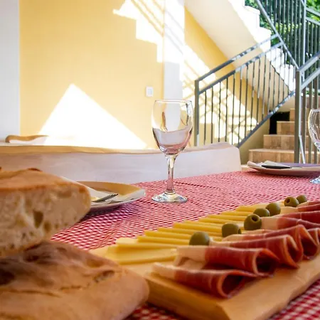 Holiday home Kuca Za Odmor Niko Mirlovic Zagora