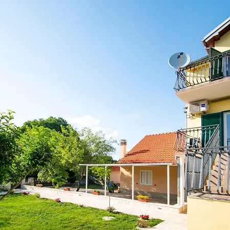 Holiday home Kuca Za Odmor Niko Mirlovic Zagora