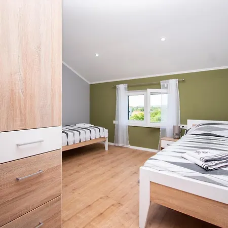 Holiday home Kuca Za Odmor Niko