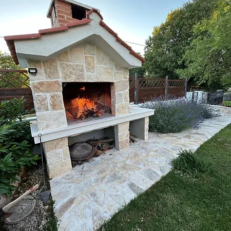 Holiday home Kuca Za Odmor Niko Mirlovic Zagora