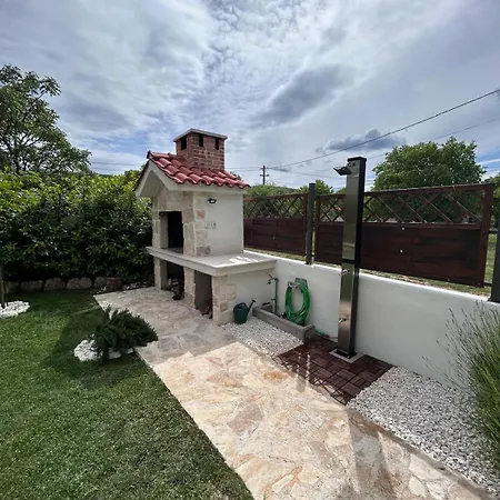 Holiday home Kuca Za Odmor Niko Mirlovic Zagora