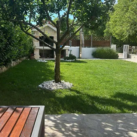 Holiday home Kuca Za Odmor Niko Mirlovic Zagora