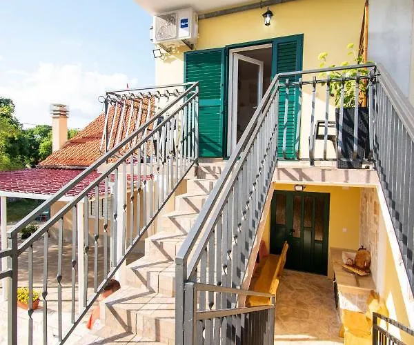 Kuca Za Odmor Niko Mirlovic Zagora